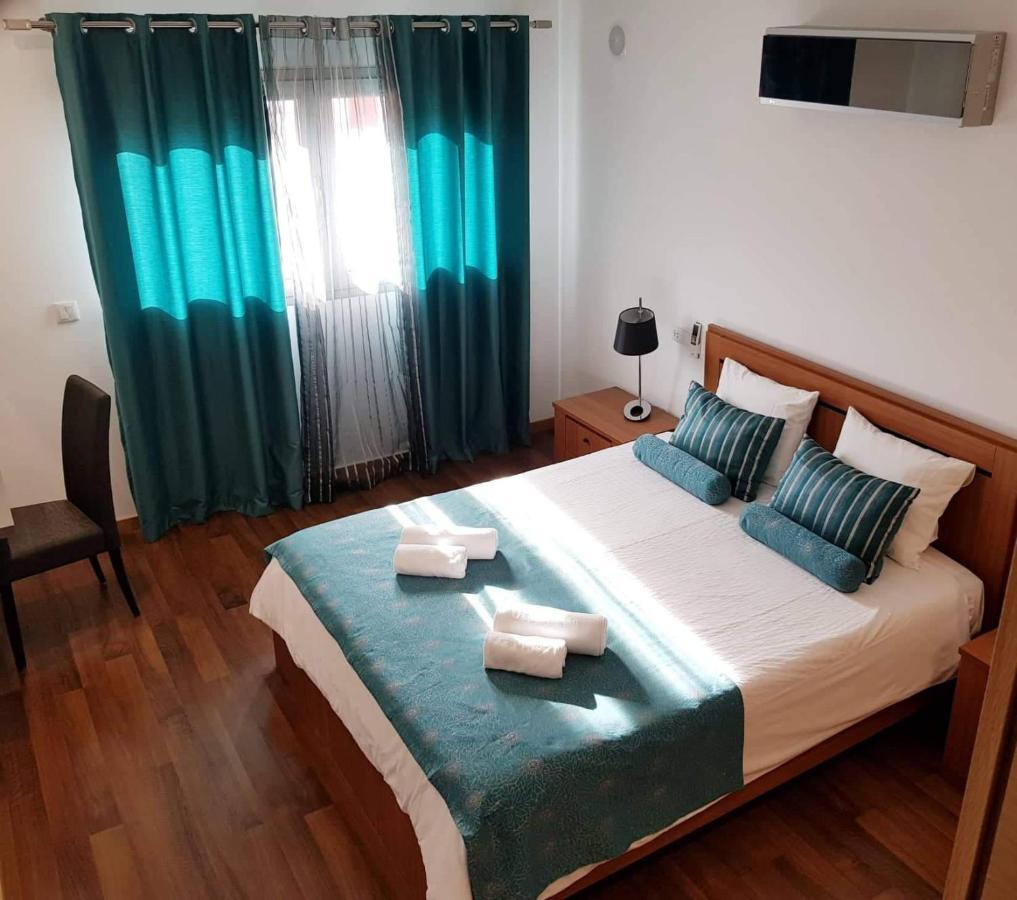 Apartamento T2 Acolhedor C/ Piscina Aquecida Appartement *